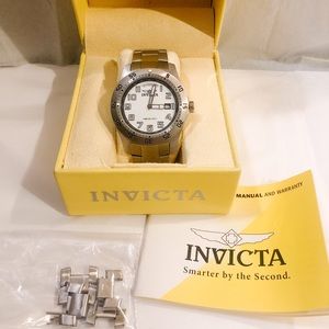 Men’s Invicta watch with extra links and box